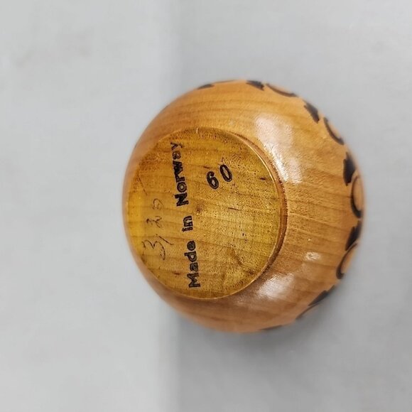 Vintage Hand Crafted 1.5x2.5" Round Wood Norwegian Trinket Jewelry Box Milk Goat - Picture 3 of 6